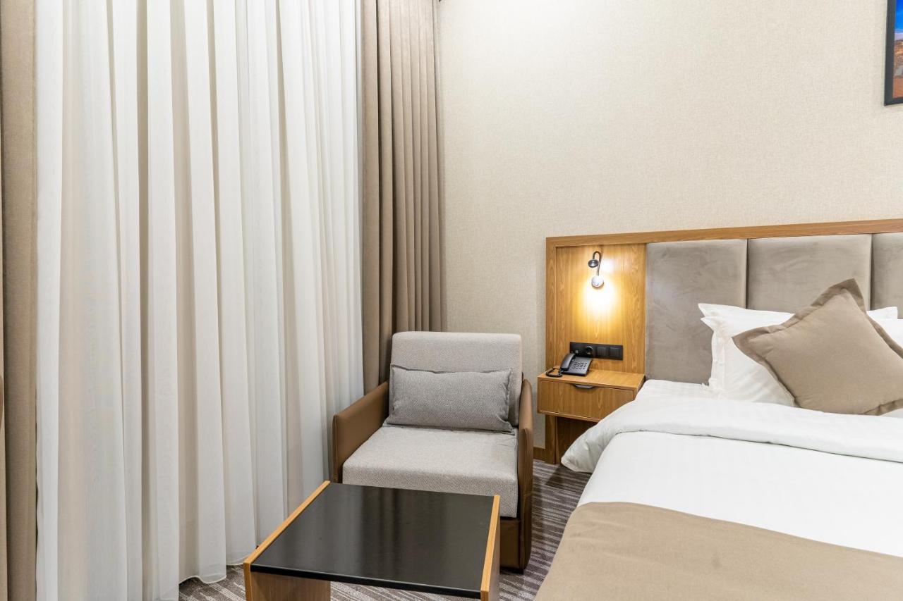 Mirzo Hotel Tachkent Extérieur photo