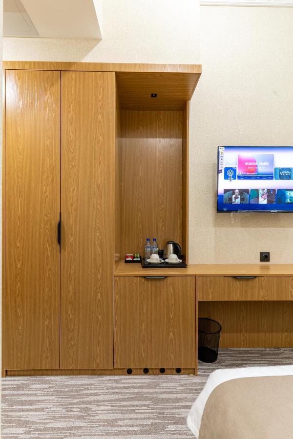 Mirzo Hotel Tachkent Extérieur photo