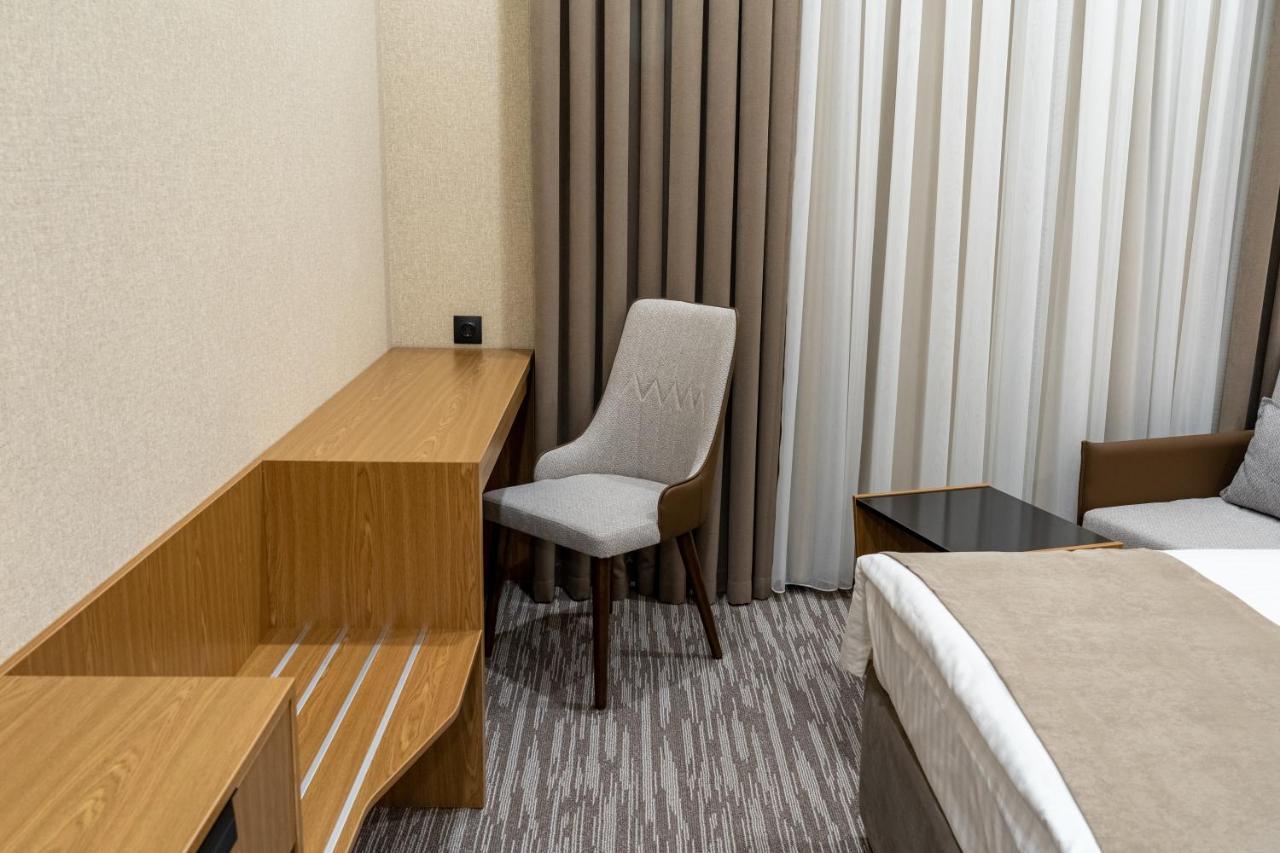 Mirzo Hotel Tachkent Extérieur photo