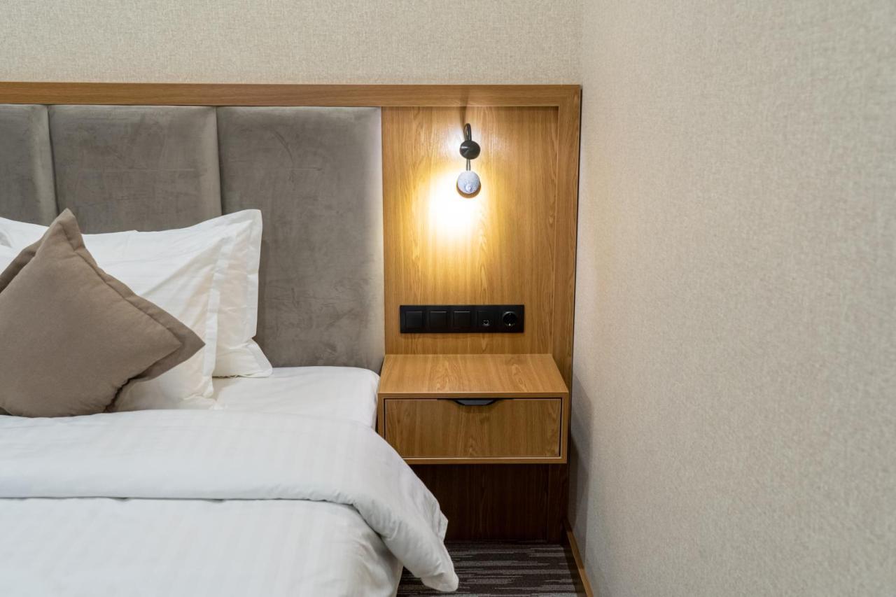 Mirzo Hotel Tachkent Extérieur photo