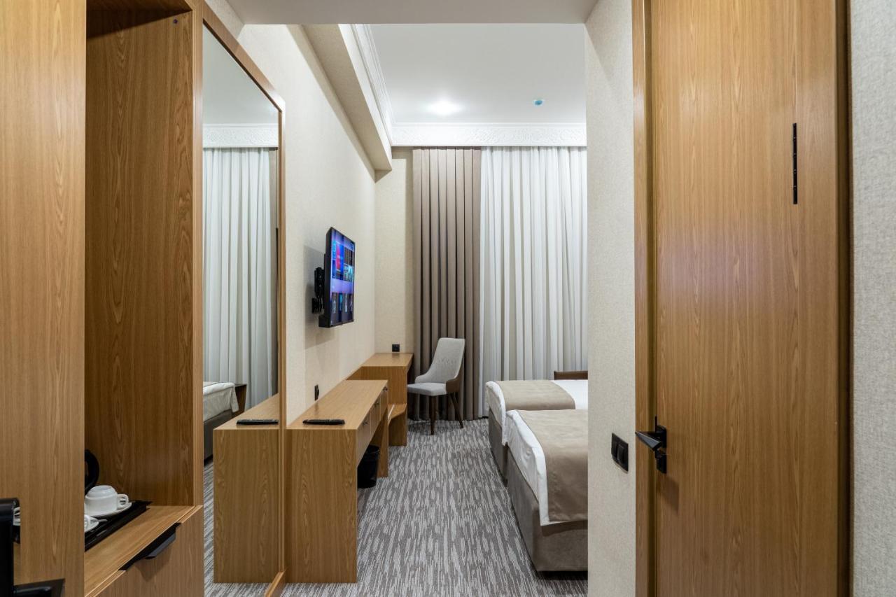 Mirzo Hotel Tachkent Extérieur photo