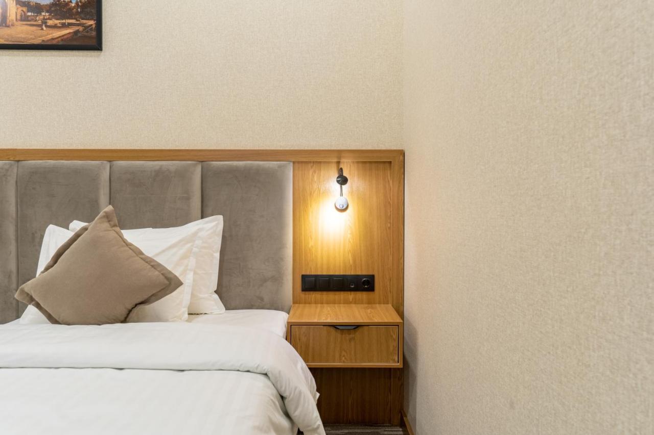 Mirzo Hotel Tachkent Extérieur photo